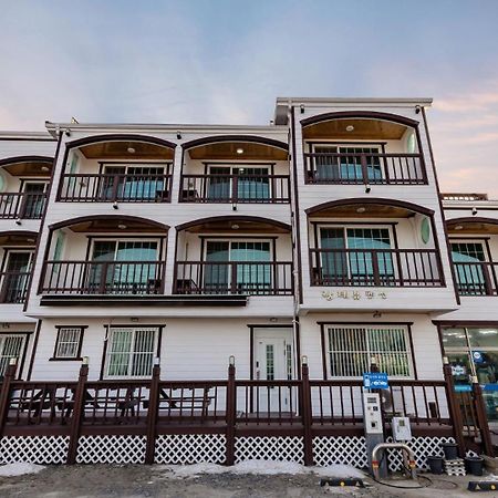 Taean Hagampo Rendezvous Pension Ngoại thất bức ảnh